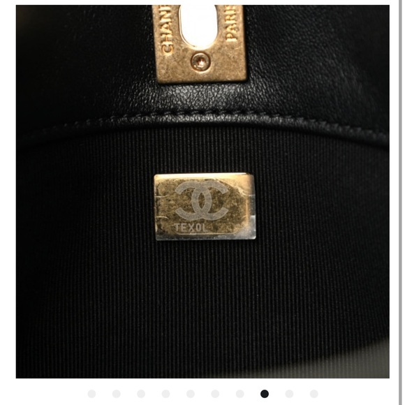 Chanel Lambskin Quilted Crush on Chains Hobo Black - Picture 6 of 9